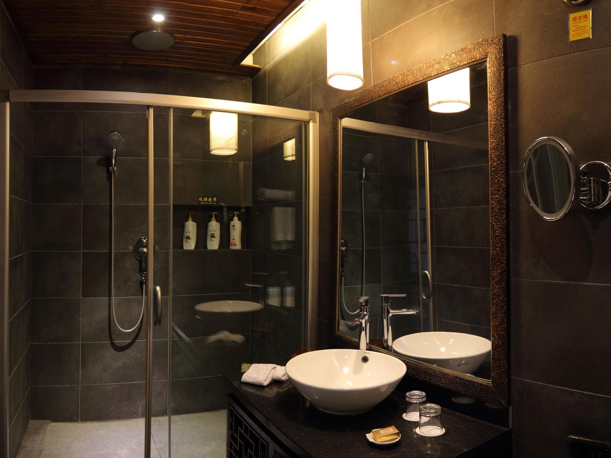 International Financier Club Hotel Пиняо Екстериор снимка