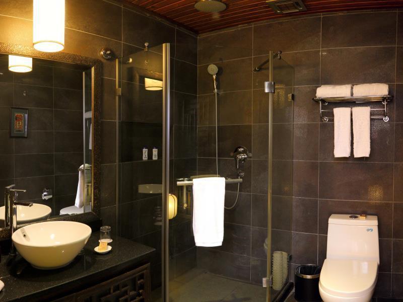 International Financier Club Hotel Пиняо Екстериор снимка